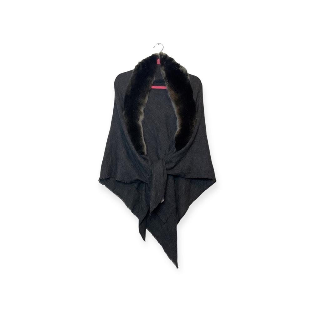 Women’s gray and faux fur Evelyne Prelonge square‎ stole